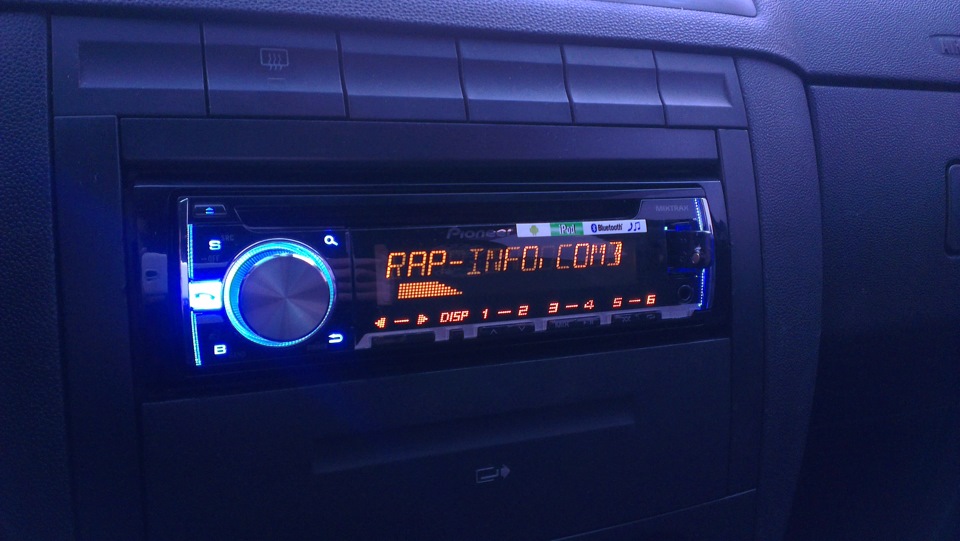 Pioneer DEH-X5600BT 5