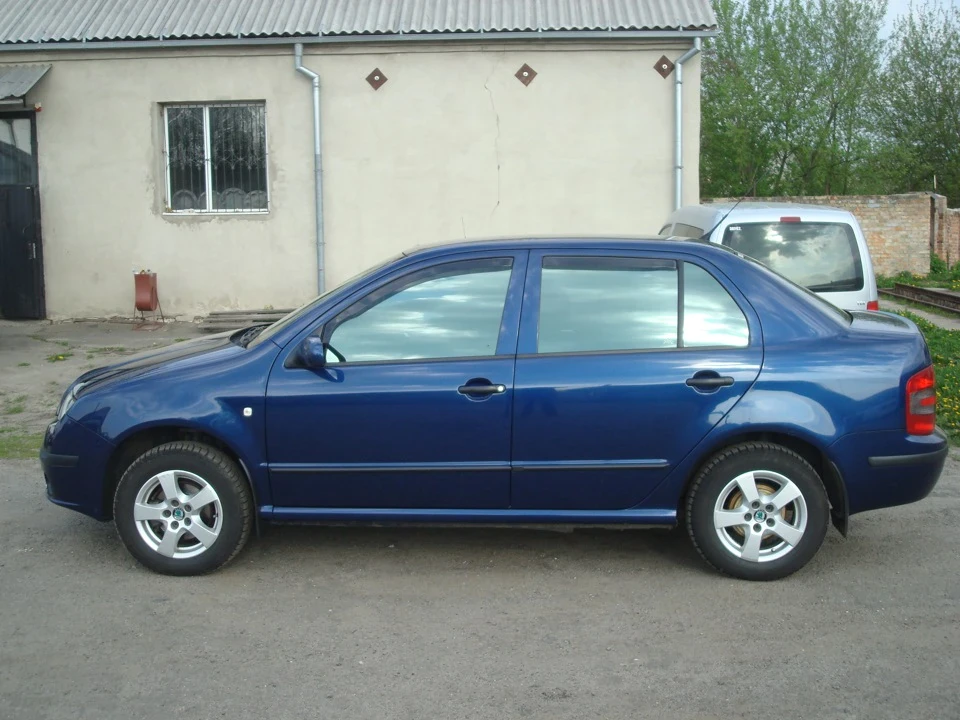 Змінив штатні литі R14 на BORBET R15.