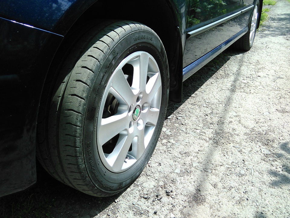 Змінив штатні литі R14 на BORBET R15. 5