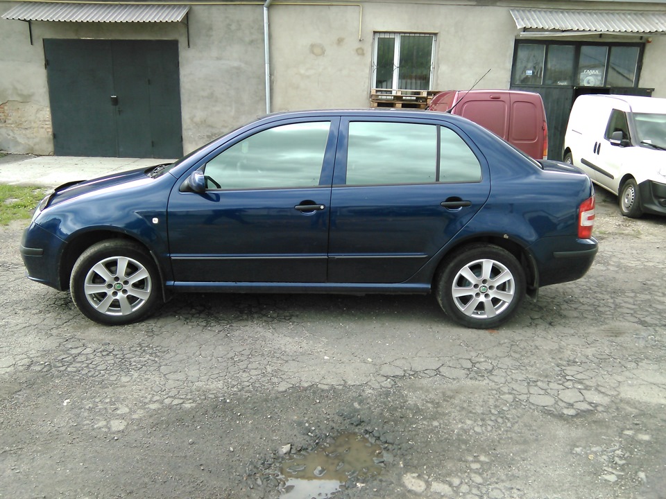 Змінив штатні литі R14 на BORBET R15. 2