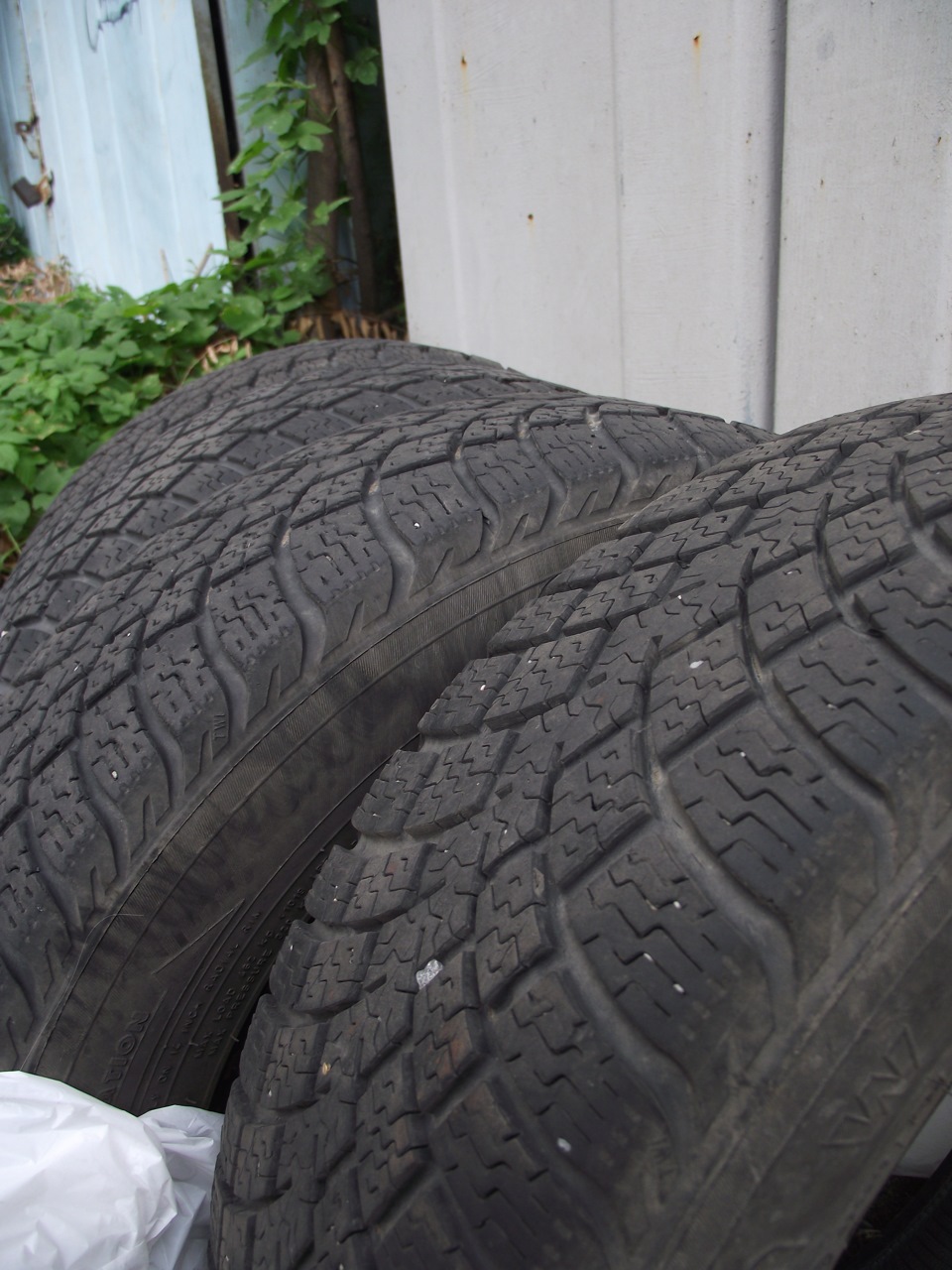 Продам зимову гуму 165/70 R14 2