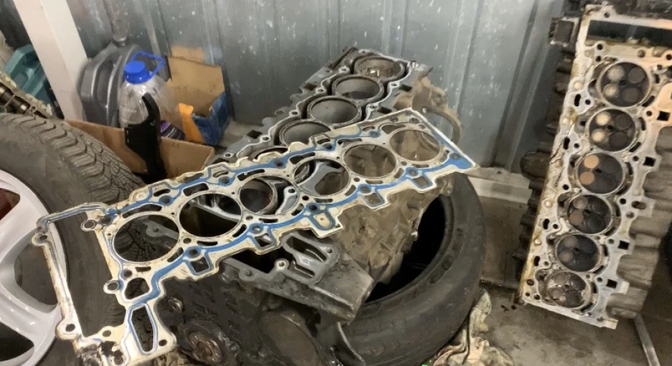 Заміна втулок. І ще покажу блок мотора від BMW 60 який пішов по бороді.