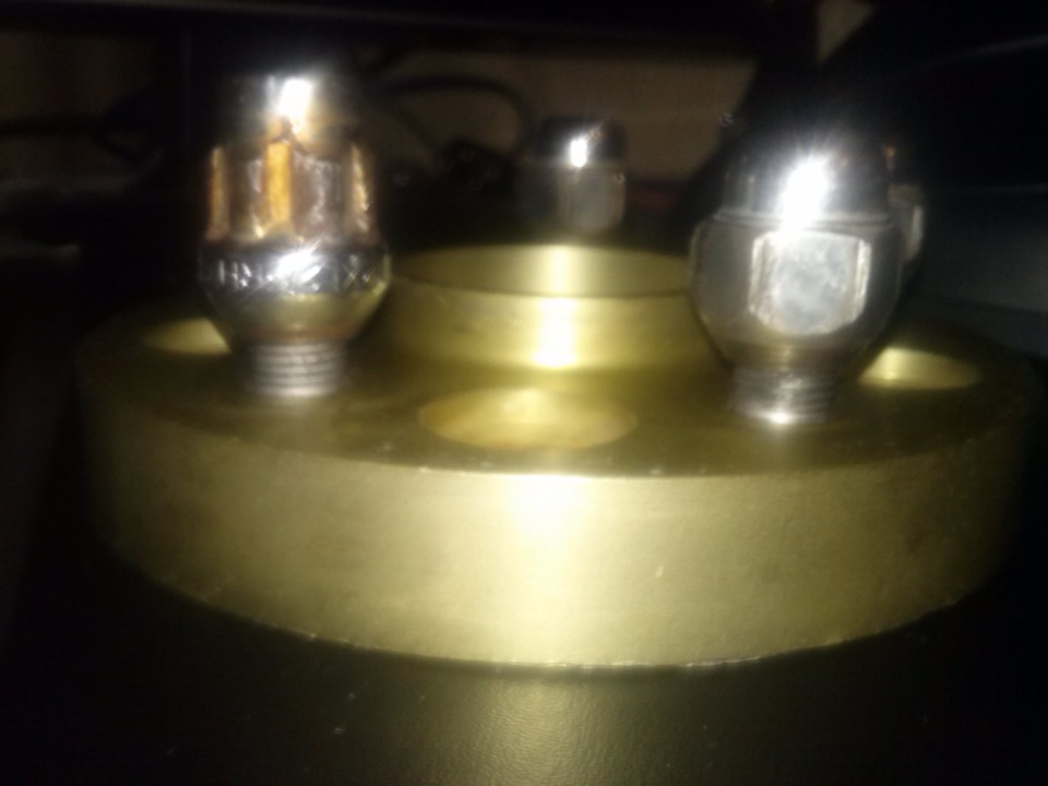 Продам проставки 5х100 20мм 3