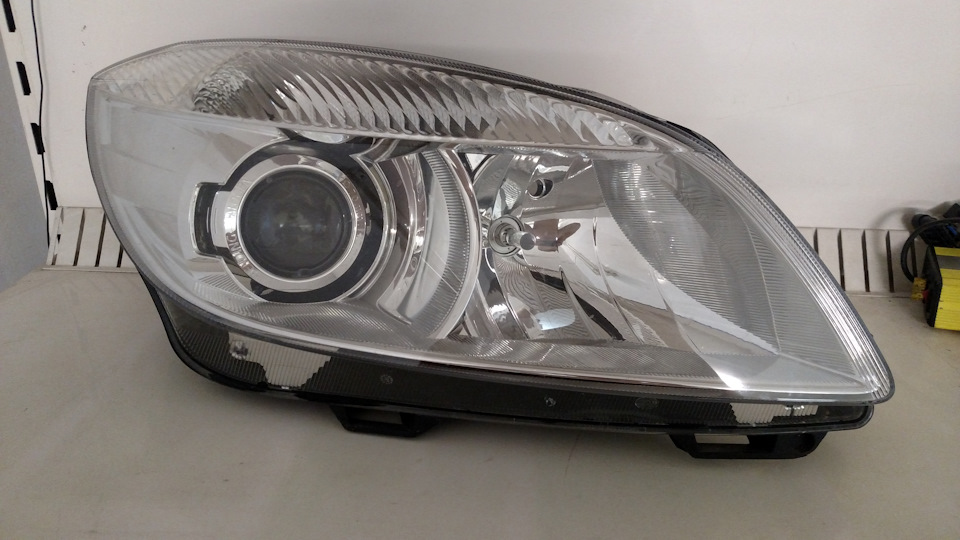 Поворотні фари Fabia 2FL 1