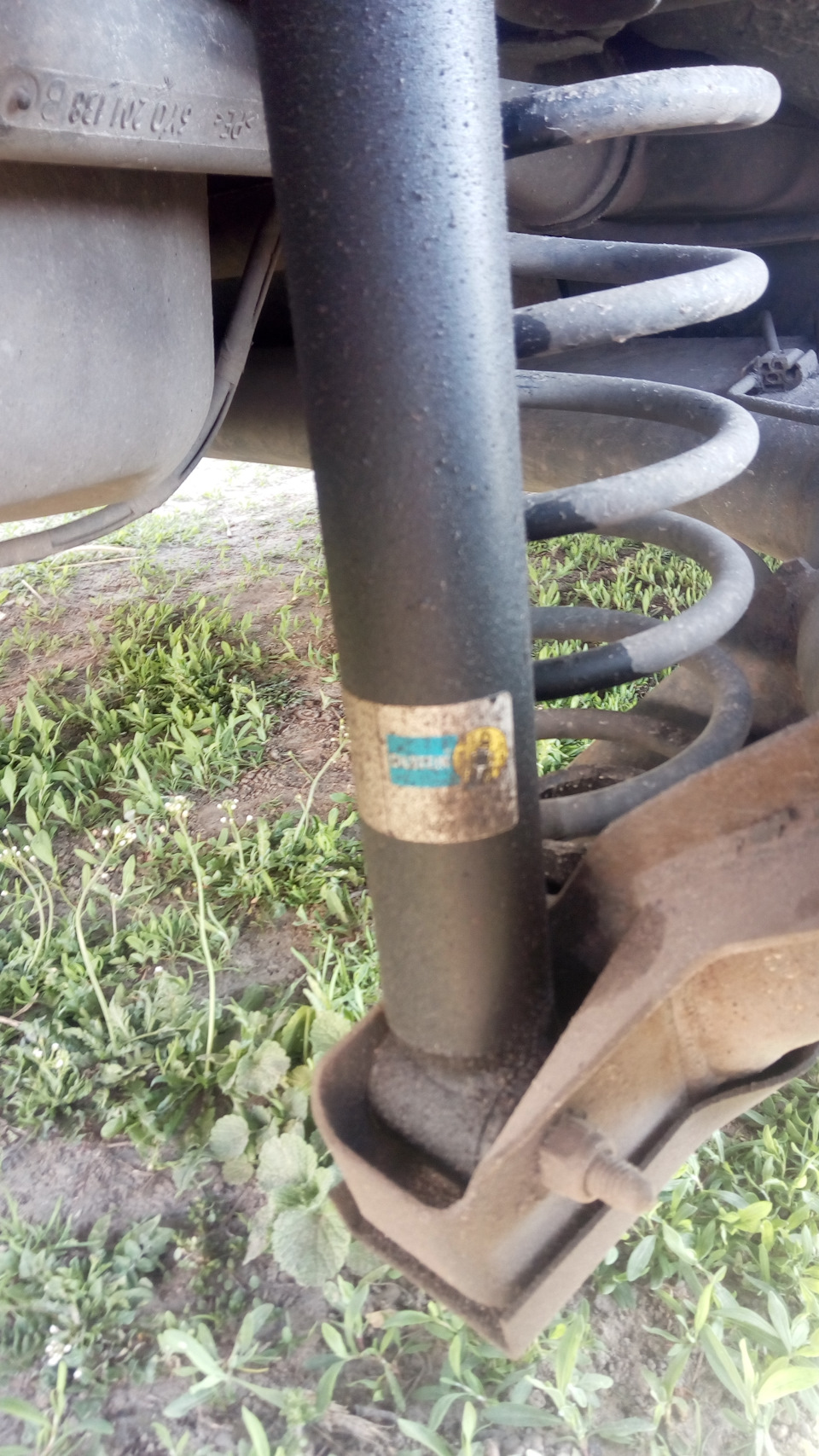 Амортизатори задні BILSTEIN старі та нові 1