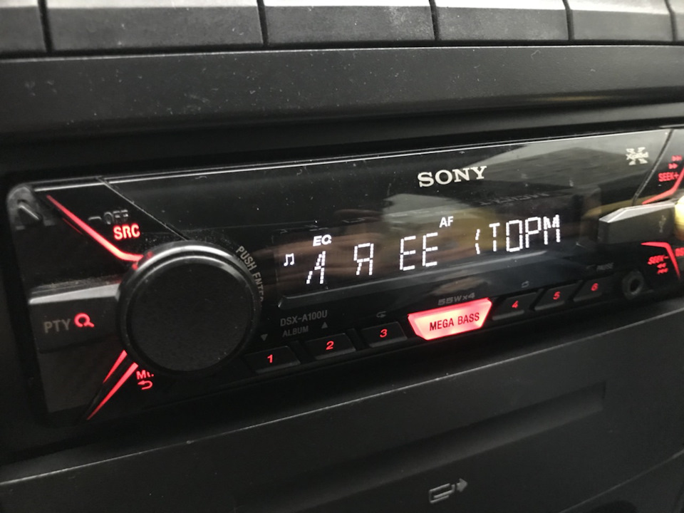 Заміна магнітоли в Skoda Fabia MK1 c Pioneer на Sony 3
