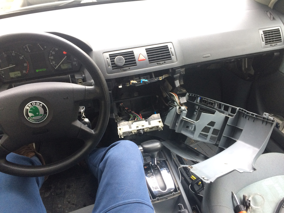 Пересвіт приладки Skoda Fabia 2