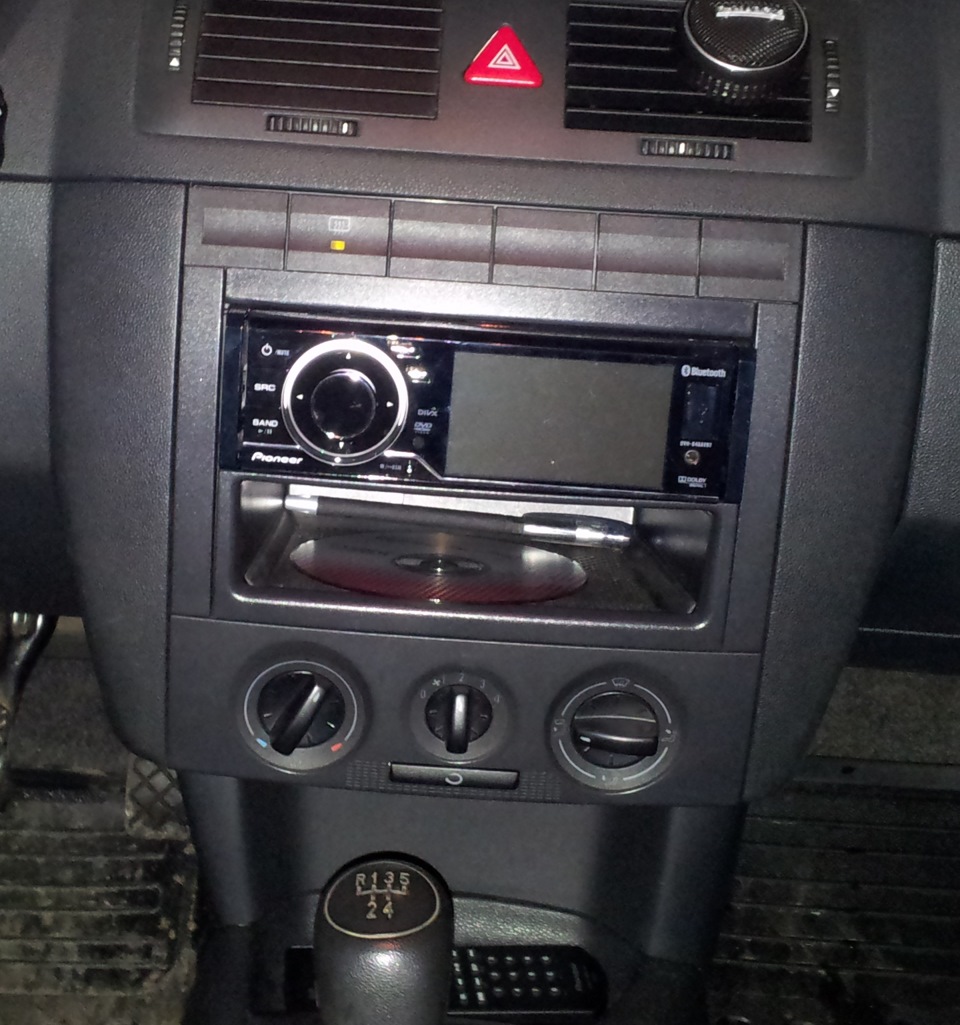Pioneer DVH-840AVBT 2