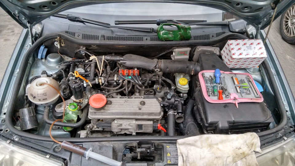 заміна термостата skoda fabia 1.4 1