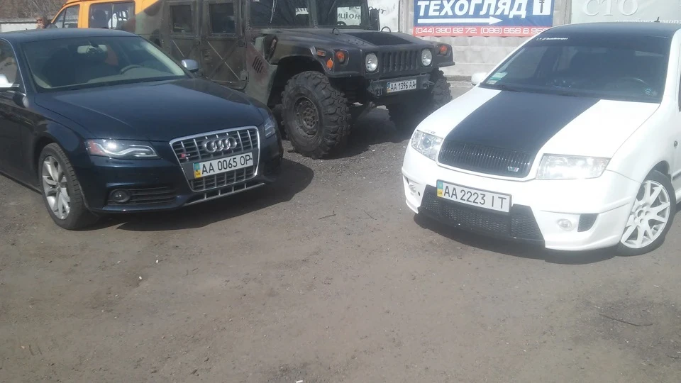Обклеювання автомобіля вінілової плівкою