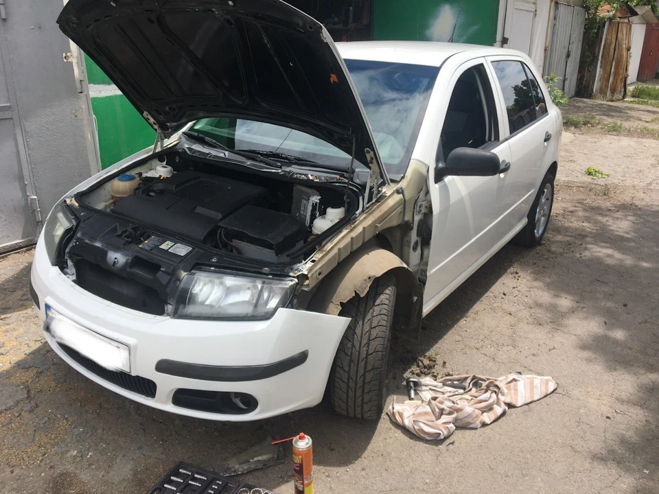 Заміна петлі дверей