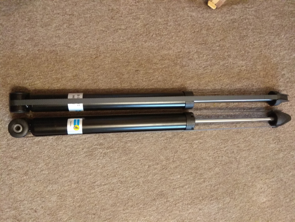 Заміна задніх амортизаторів на Bilstein 3