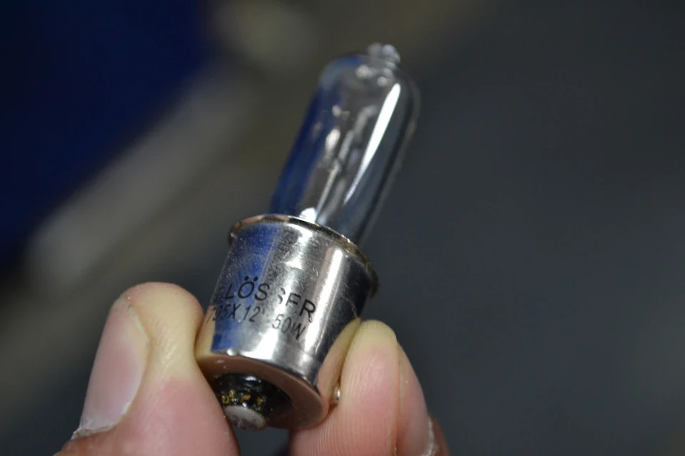 Більше світла під час руху заднім ходом. Галогенні лампи Flosser 795x (12V50W)