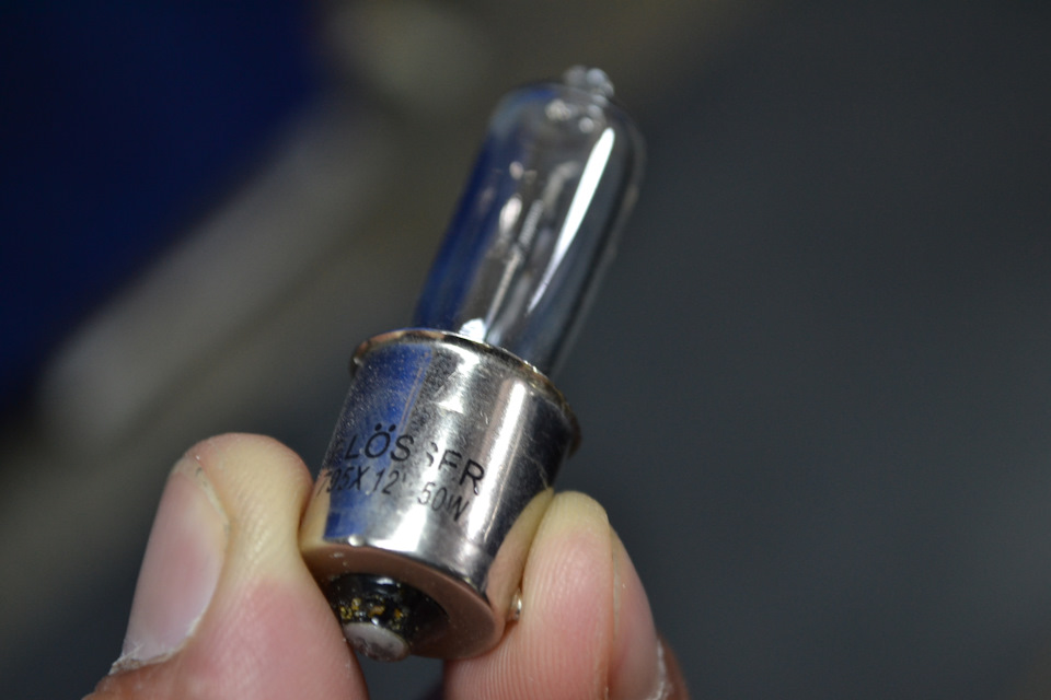 Більше світла під час руху заднім ходом. Галогенні лампи Flosser 795x (12V50W) 1