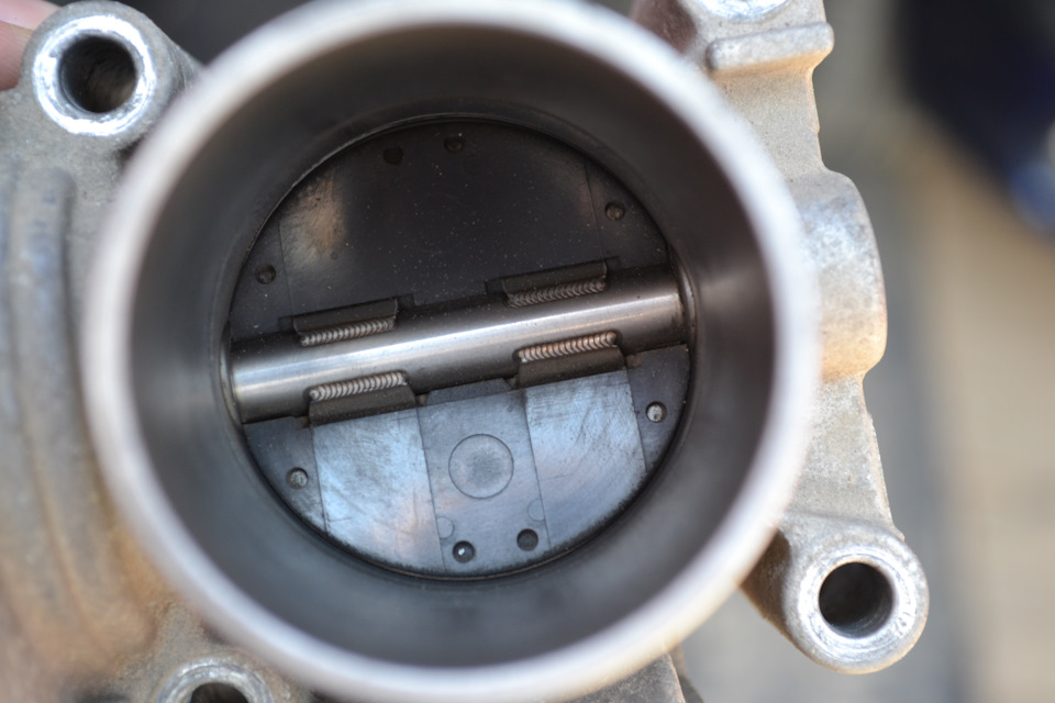 Чистка дросельної заслінки (1.2 V12 HTP) 2