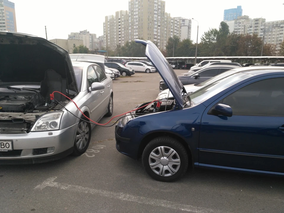 Я не завелася, прикури мене ... АКБ - заміна.