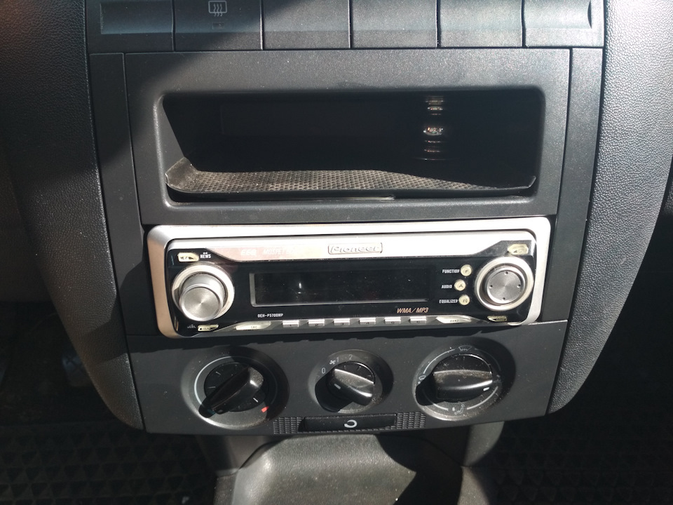 Магнітол Simphony+AUX+USB 3