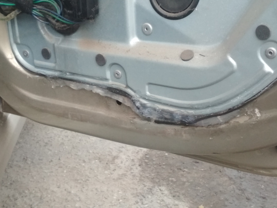 Вода в ногах задніх пасажирів 3