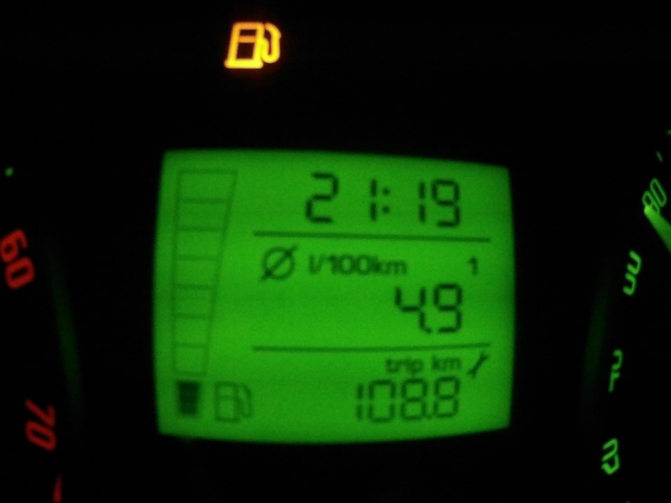 Розхід 4,8 - 4,9 на 100 км. 4
