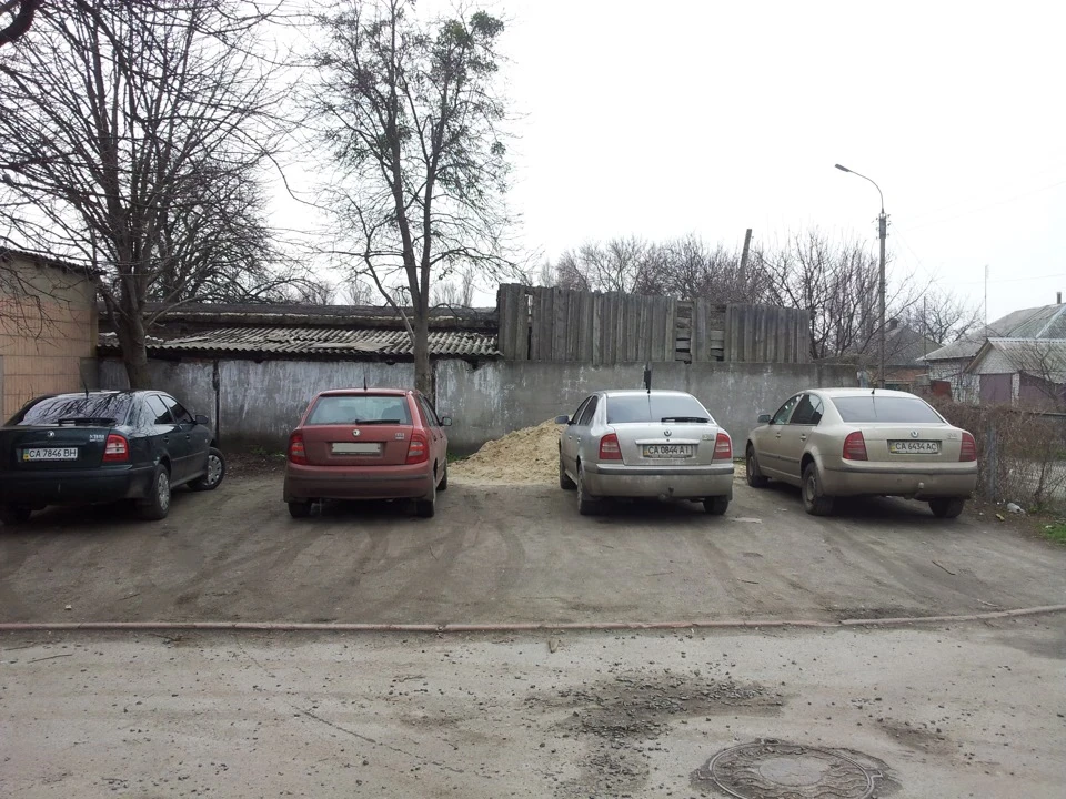 8☺ На парковці все зашкодили )