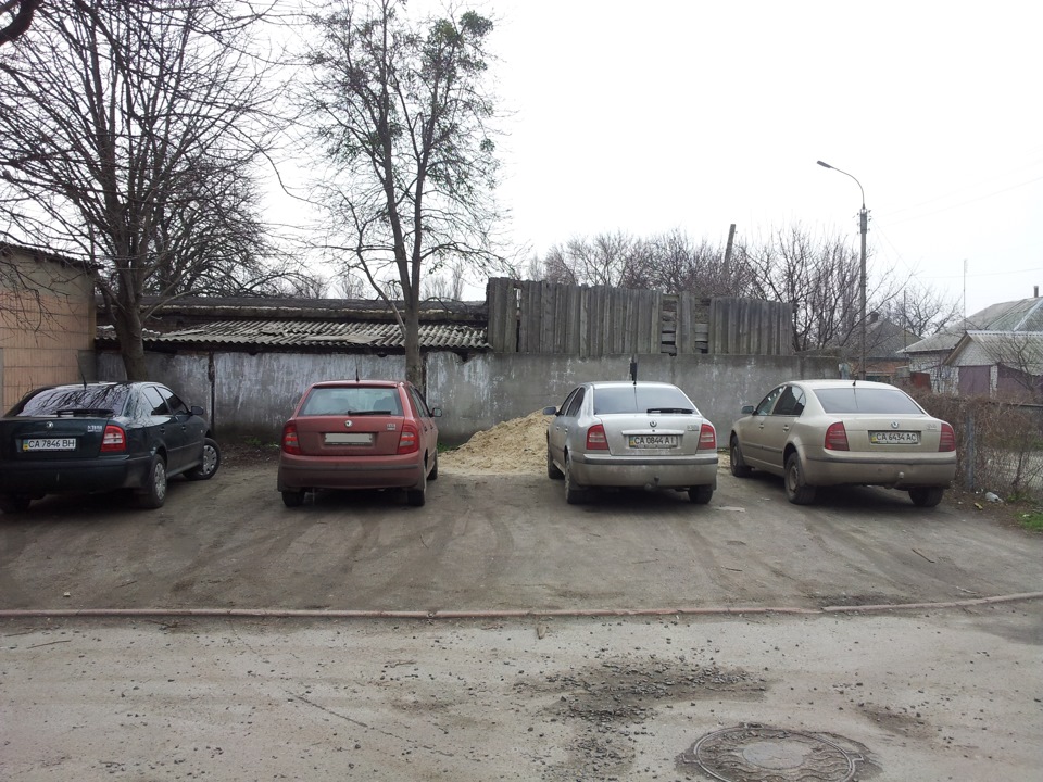 8☺ На парковці все зашкодили ) 1