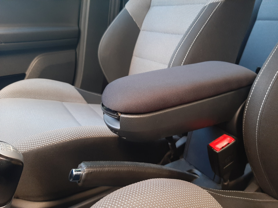 Кришка підлокітника Fabia 2