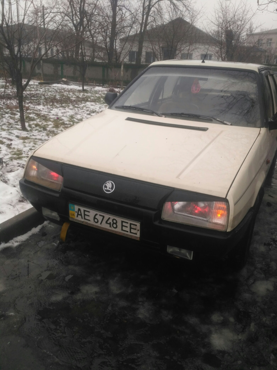 Трохи зовні 1
