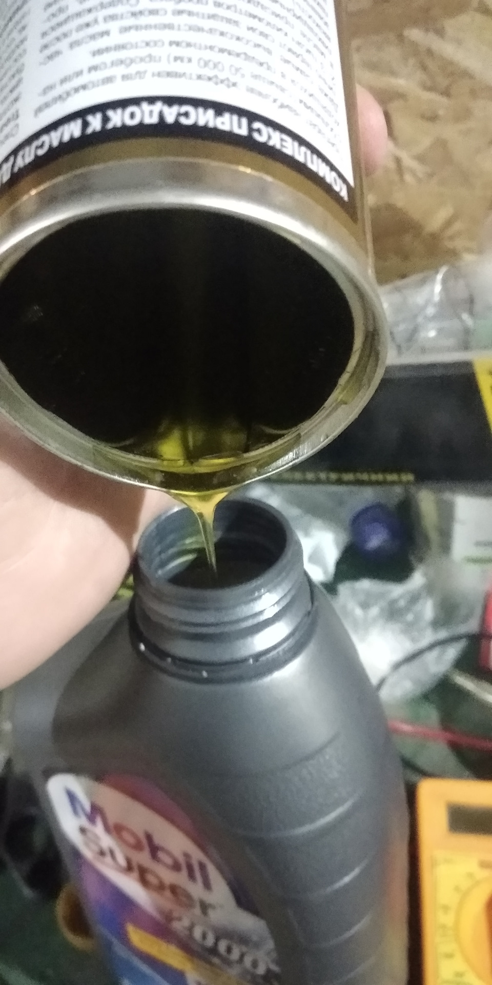Присадка в масло SMT-2 Hi-Gear для зношених двигунів 5
