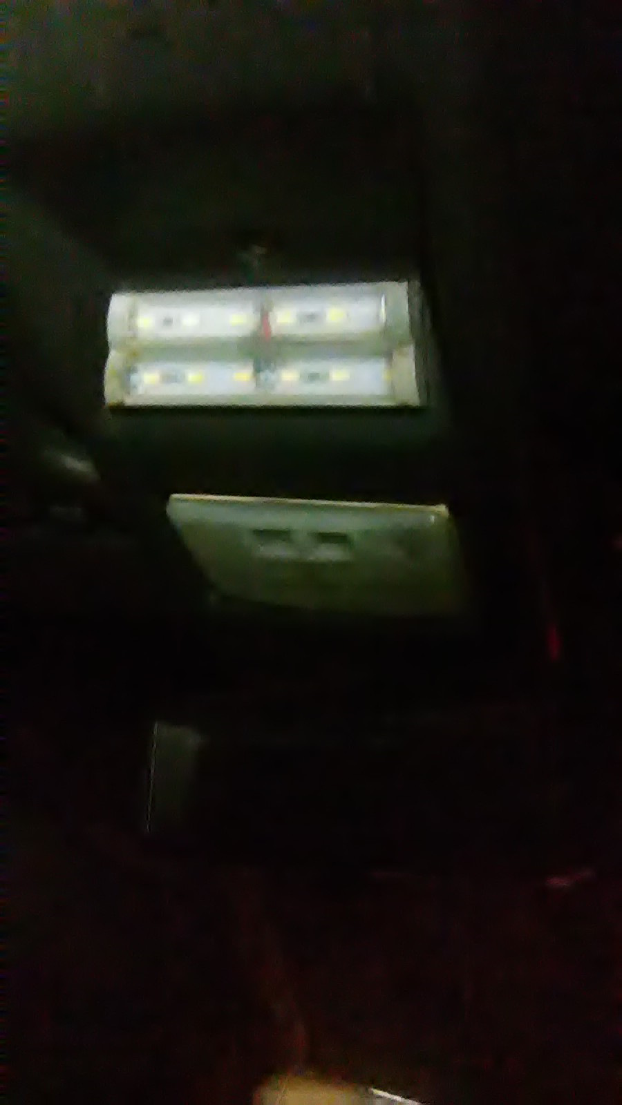 світло LED має бути тільки дуже яскравим! 1
