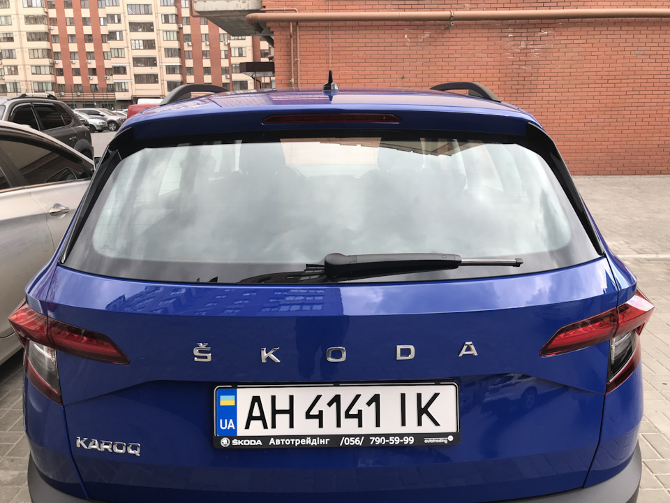 Встановлення дефлекторів кришки багажника 3