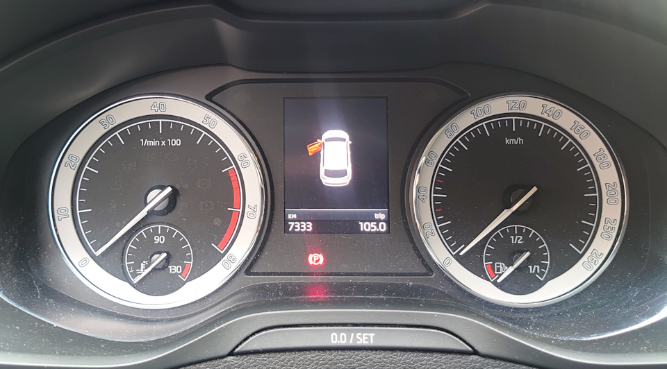 Газові упори з Алі для Skoda KAROQ 4