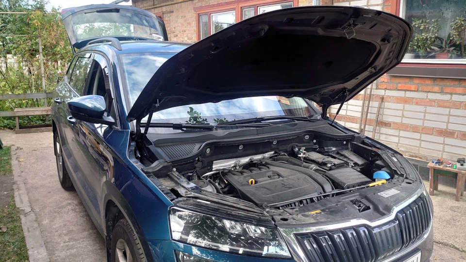 Газові упори з Алі для Skoda KAROQ