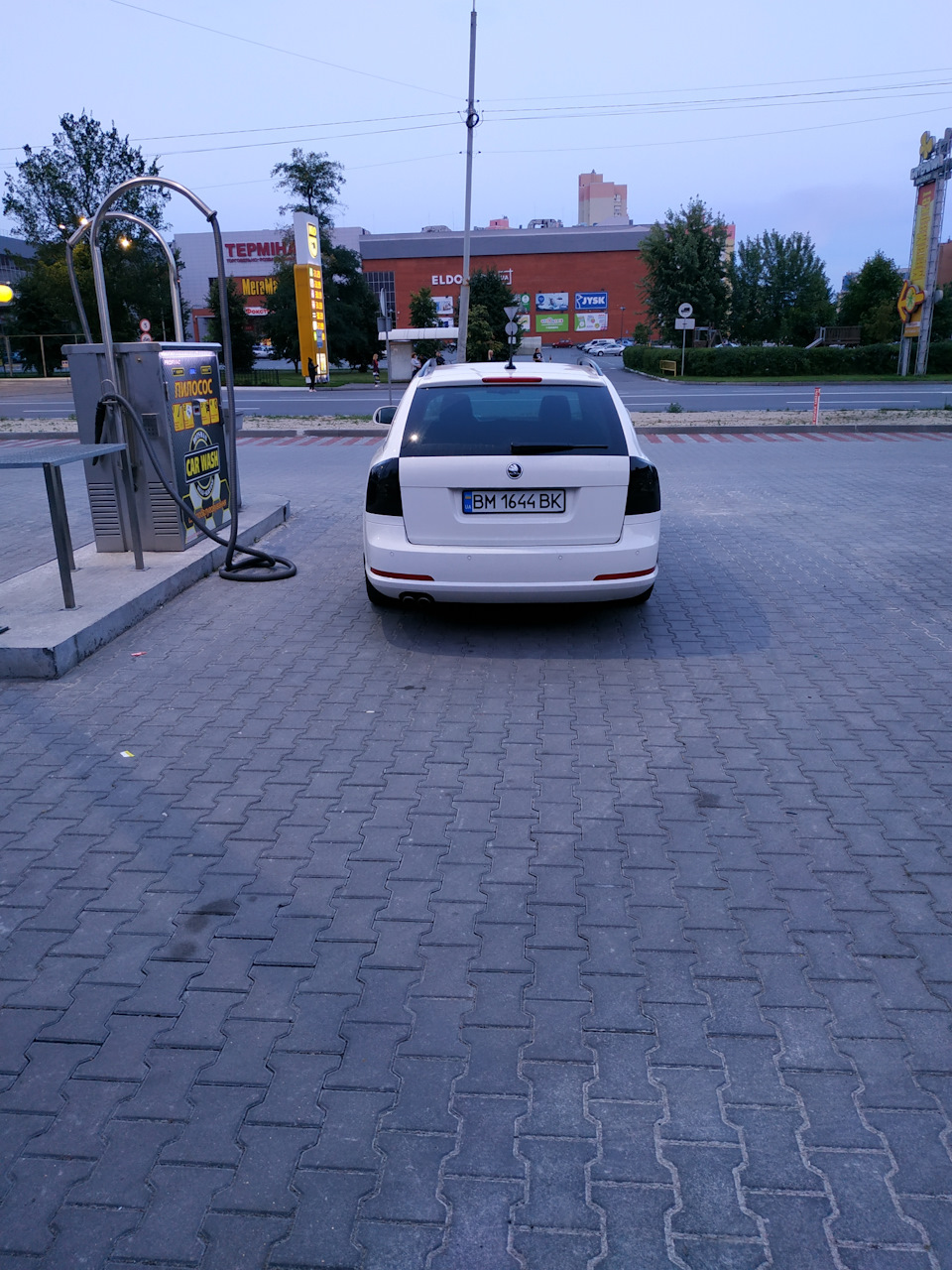 Міняю задні ліхтарі 4