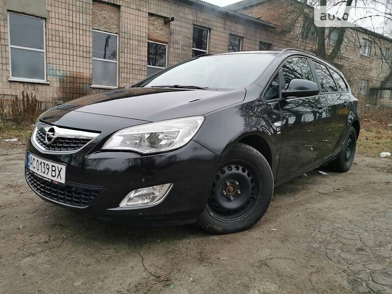 Продаю батьківську Astra j 2012 року 8300 $ 4
