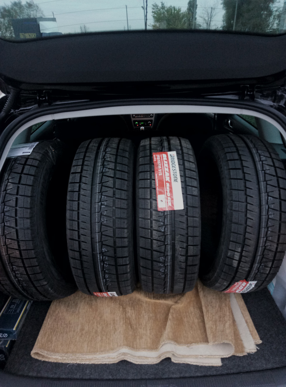 Bridgestone Blizzak revo gz 205/55 r16 2