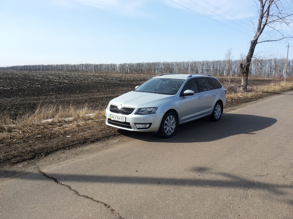 Накладки на передній бампер аля RS 2