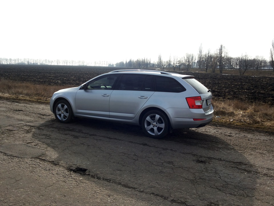 Прикладка гуми 215/50/17 та дисків 17 відповідно 5