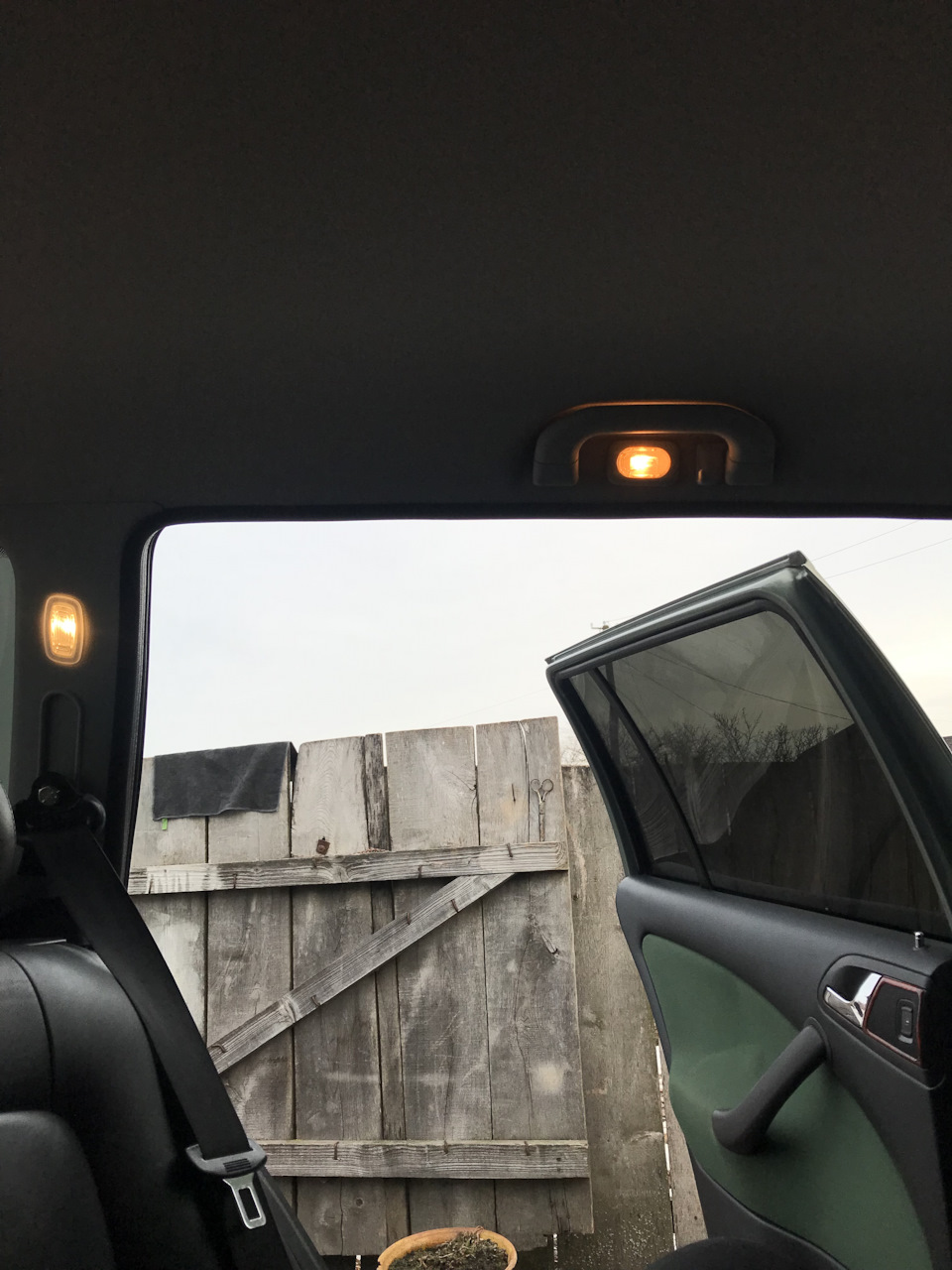 Світло 💡 заднім пасажирам 3