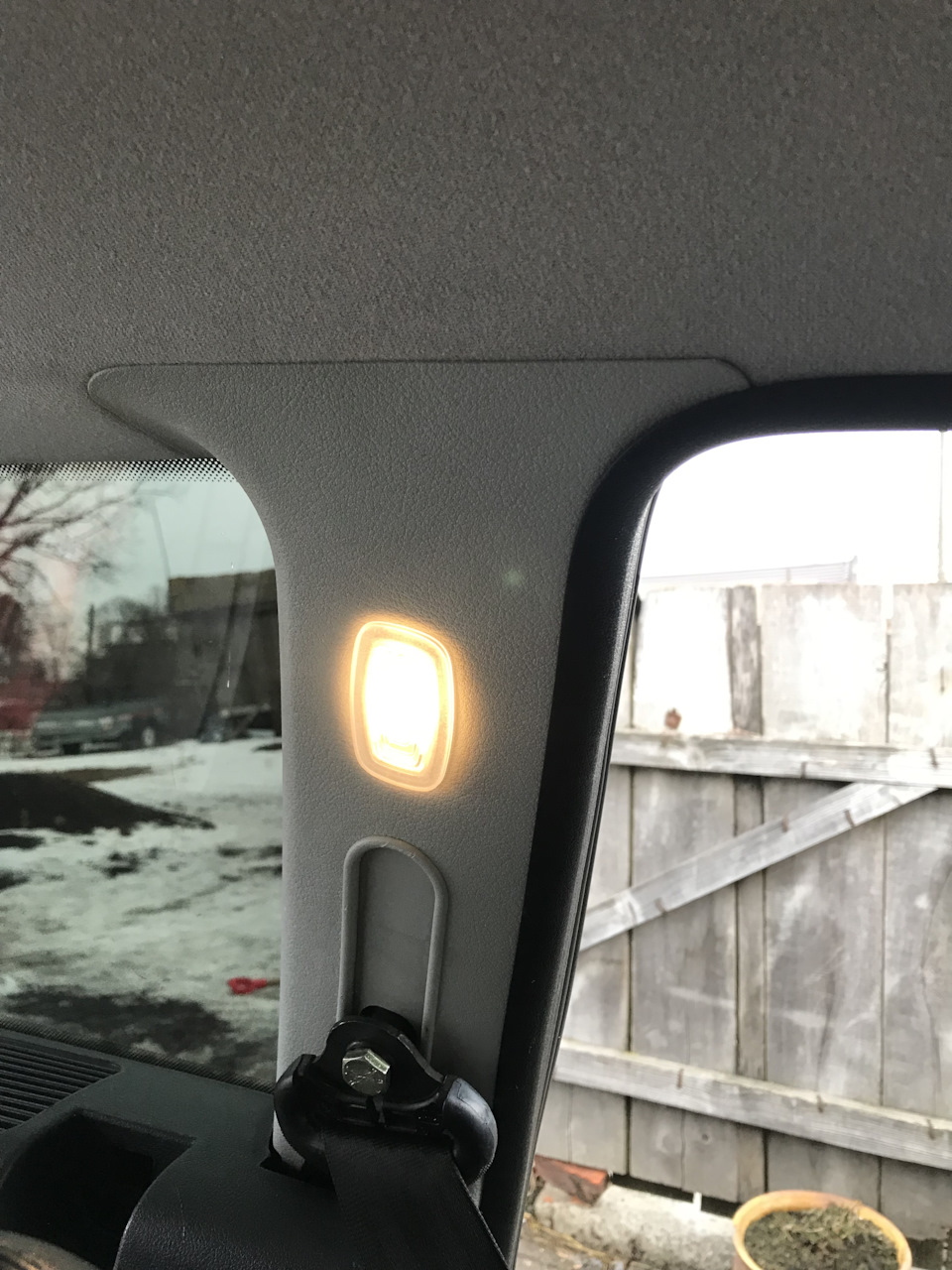 Світло 💡 заднім пасажирам 2