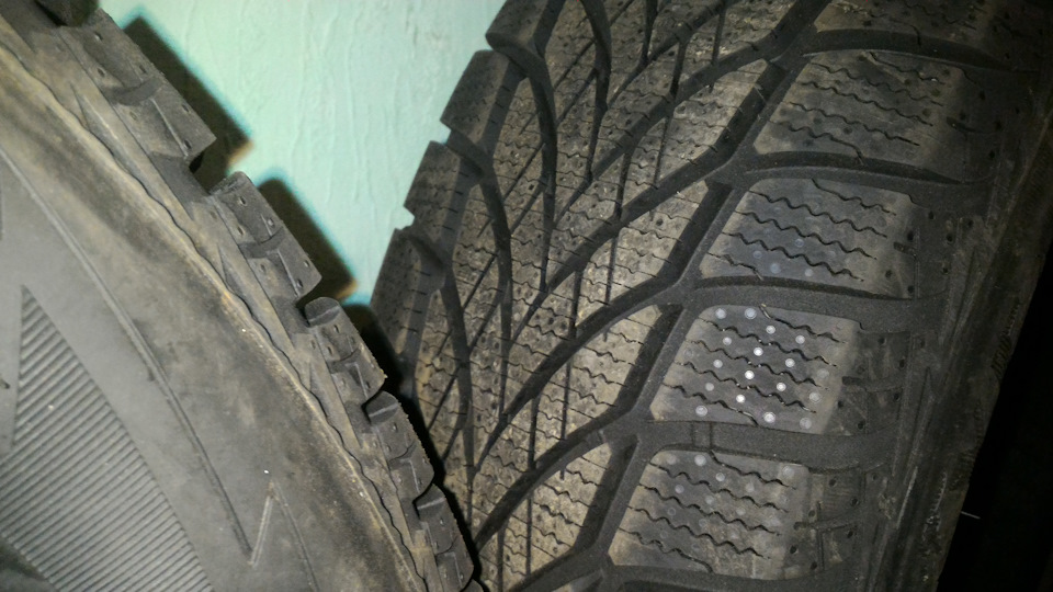 Зимові фрикційні шини Goodyear UltraGrip Ice 2 4