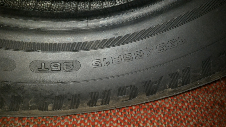 Зимові фрикційні шини Goodyear UltraGrip Ice 2 3