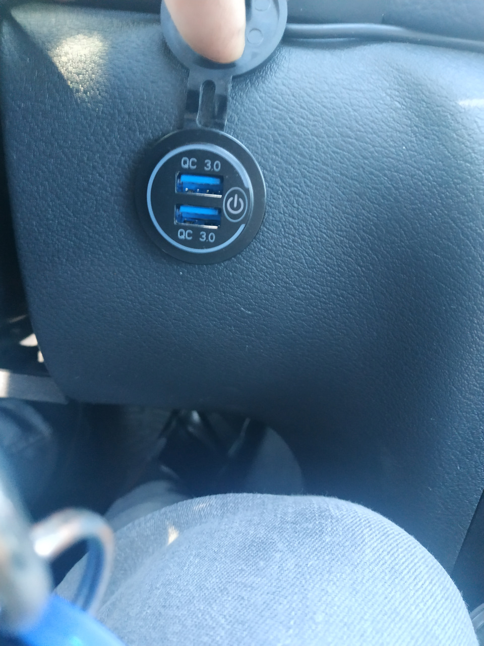 USB в торпедо (рішення після тизера) 2