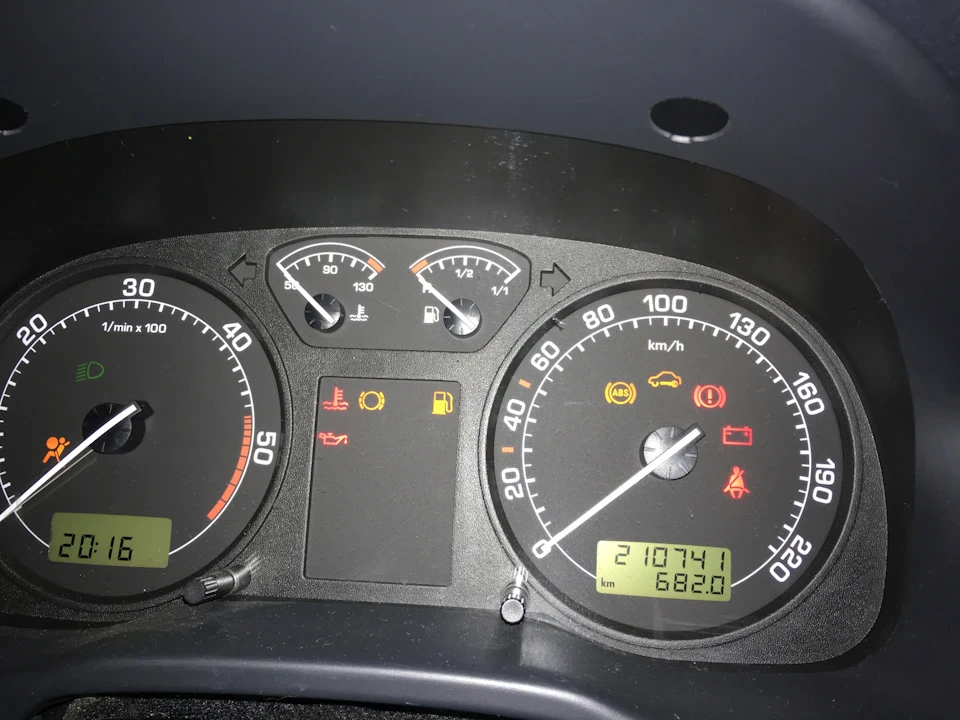 Octavia 2002, немає індикатора check engine