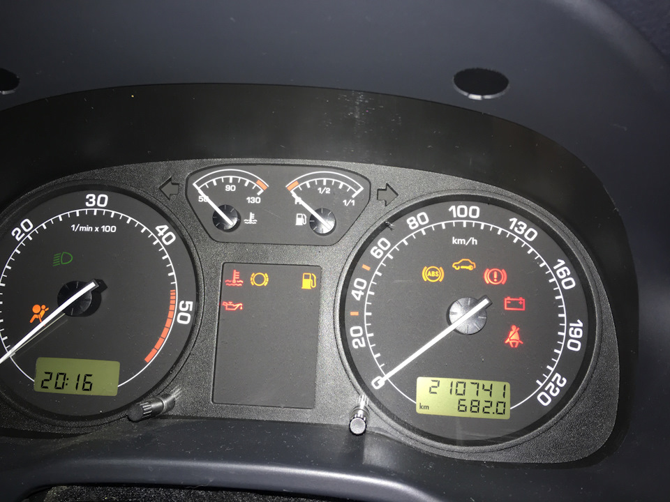 Octavia 2002, немає індикатора check engine 1