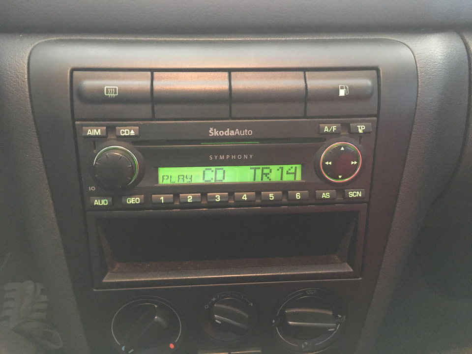 Питання про проведення CD changer Octavia tour 1