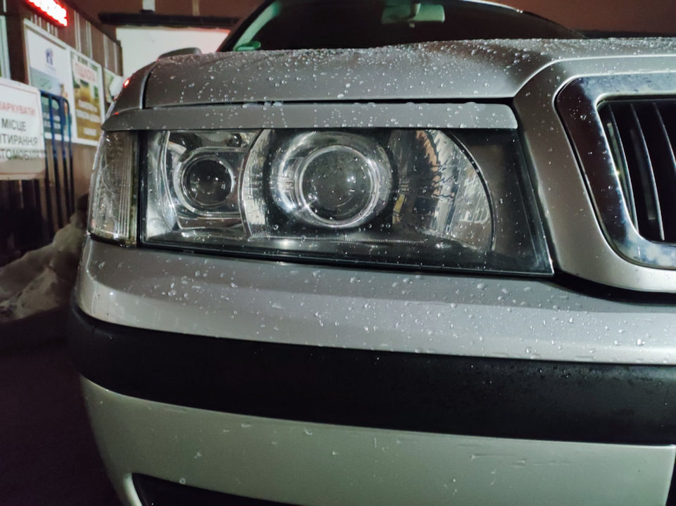 Bi xenon лінзі 1