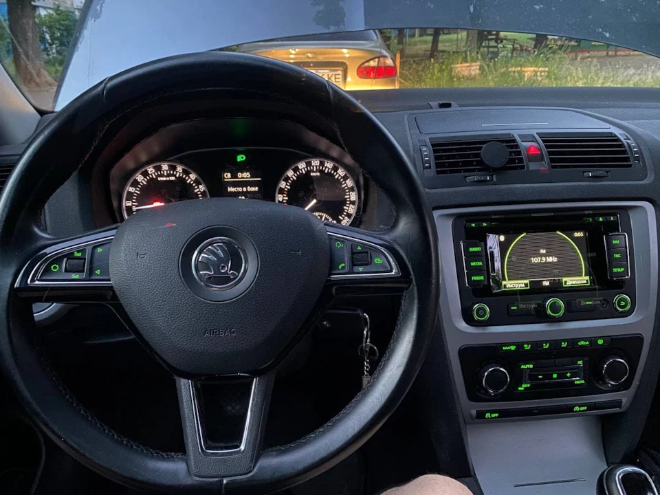 Встановлення мультикеру нового зразка зі Skoda Octavia A7 на Skoda Octavia A5