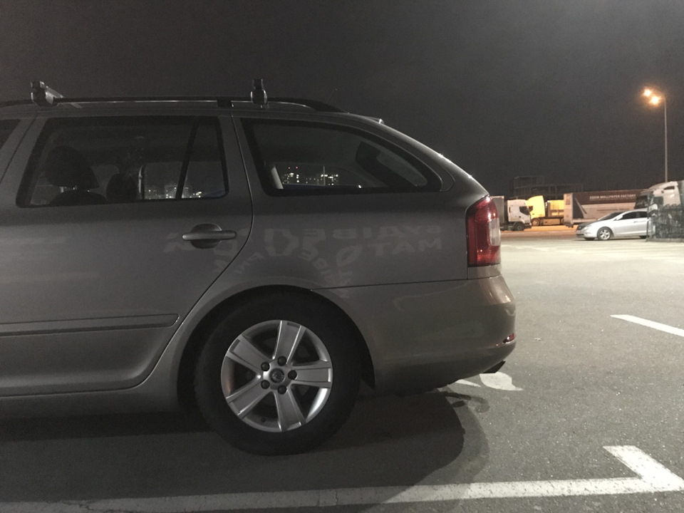 Пневмобалони в задні пружини Skoda Octavia A5 1