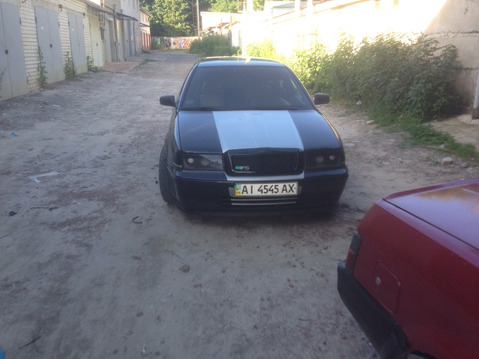 Встановив ґрати. 1