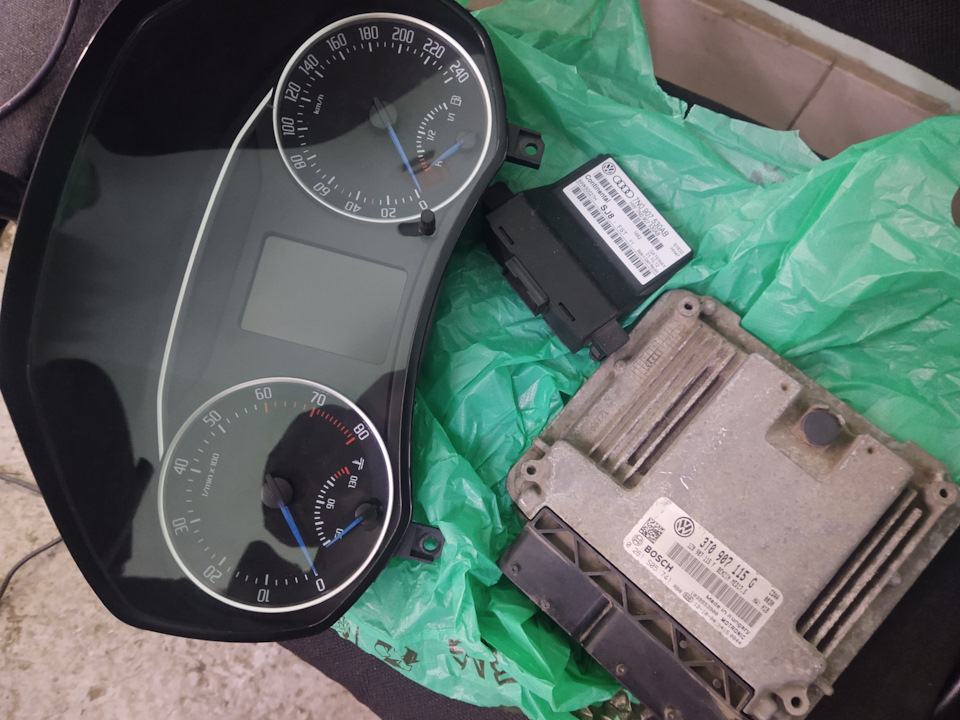 Прошивка приладки 1Z0 920 843 Q до 5L0920840S 1028 і трохи пригод... 4